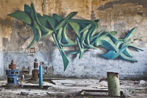 Photograph Axel Fassio Graffiti on One Eyeland